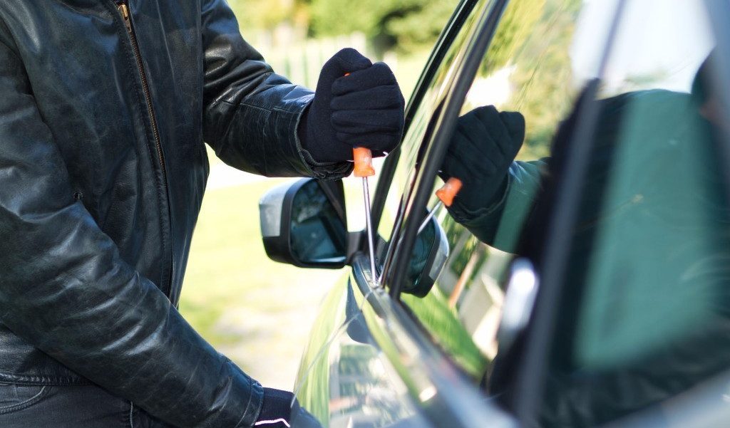 Vol avec effraction d'une voiture